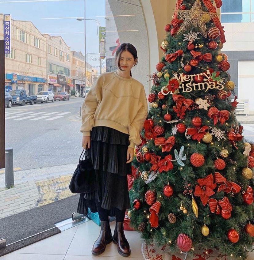 裙子 + 靴子 = 好看 + 洋气 ！