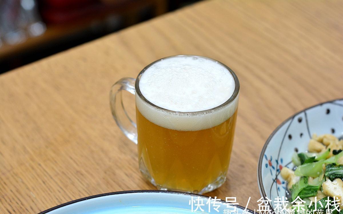 北京3口人的国庆节晚餐，2荤2素简单不单调，女主喝光一瓶啤酒