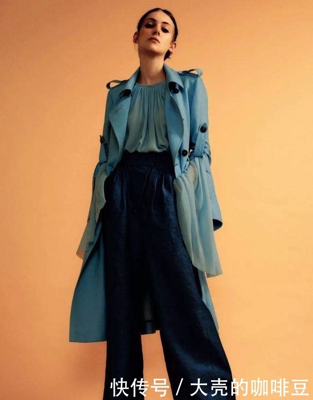 见过大场面的女人，春天穿风衣，都不会配这3种内搭，邋遢掉档次