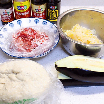 酸菜炖排骨|酸菜茄子饺子