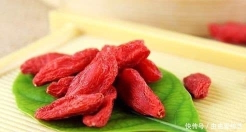 护肤|女人不想老太快,6种水果秋天要多吃,排毒护肤,越吃越年轻