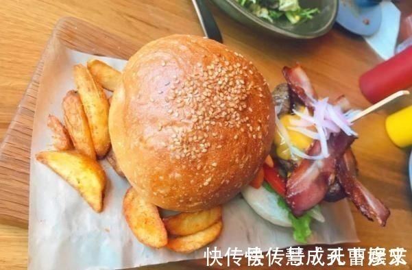 内经知要|专家提醒:晚上睡前尽量别吃东西,尤其是这2种食物,不妨了解下