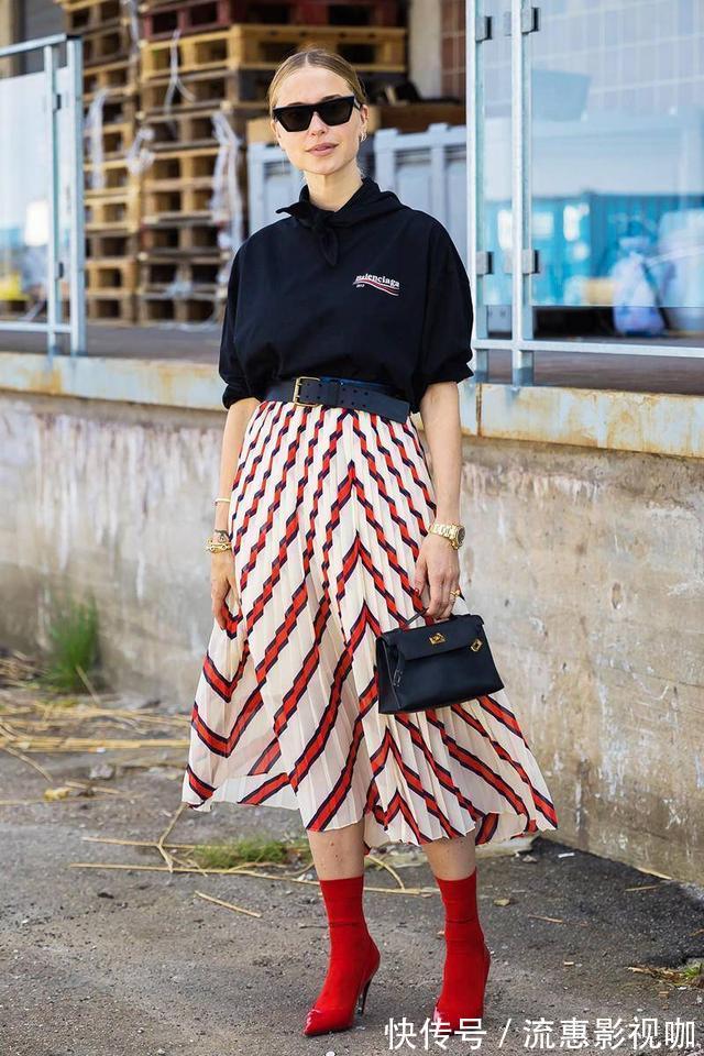 高级感 基础款的卫衣,如何穿出高级感今年秋天卫衣这样穿,时髦感俱佳