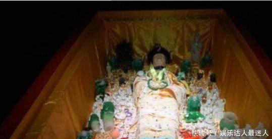 报纸|外国报纸曝光慈禧出殡时场景，震撼又恐怖，外国人都感叹世间罕见