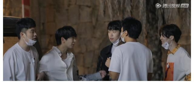 《五哈》回歸，鄧超鹿晗聯(lián)手導演整蠱彭昱暢，魏大勛被誤傷太搞笑