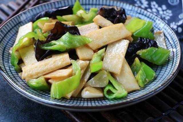 失眠|夜里总失眠试试这菜,静心养神,改善睡眠,让人一觉睡到自然醒