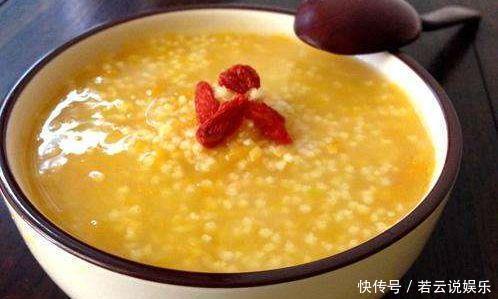 煮小米粥的时候,到底沸水下米还是凉水下米以后别再做错了啦!