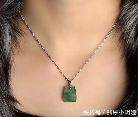 翡翠挂件如何搭配挂绳会更好看?