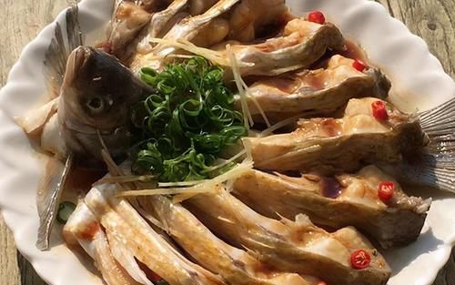 年夜饭系列孔雀开屏鱼，肉质鲜嫩颜值高，年年有余，家庭和美