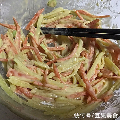 胡萝卜丝|网红好吃的土豆饼，简单快手超美味