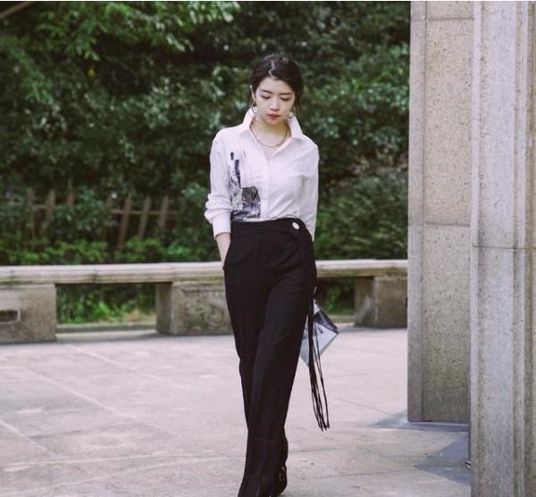 大长腿 穿阔腿裤尽量少配高跟鞋，今夏学三木这样穿才最美，150也爱了！