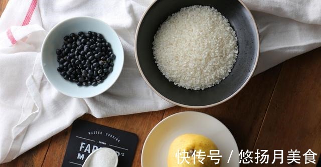 秋天早上喝一杯暖暖的米糊，营养全面，生津润燥！