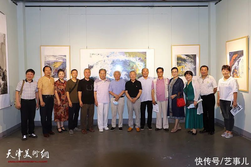 天津长城书画院|意象泼彩 随心运化——“霍然泼彩画展”在天津润松美术馆开幕