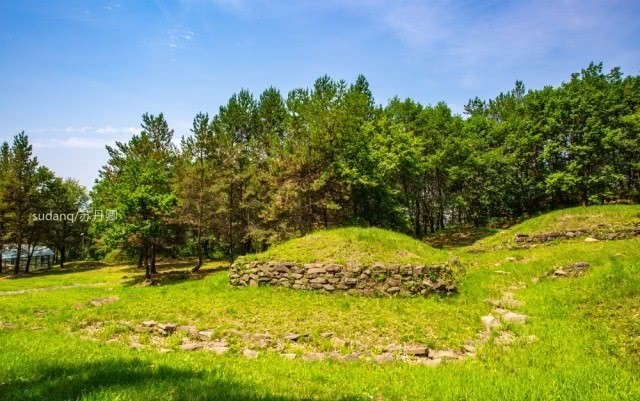 渤海国|渤海古墓群:靺鞨人的奇葩葬俗,冢上作屋,尸体腐后再下葬