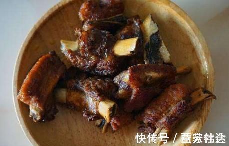 香嫩|炖排骨时,焯水后又腥又柴教你1个技巧,排骨香嫩入味,无腥味