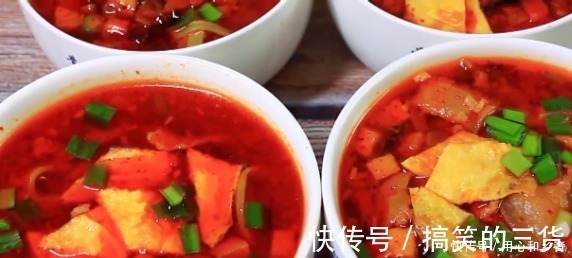 骨汤|这才是懒人热汤面的正确做法,不揉面不擀面,10分钟轻松搞定