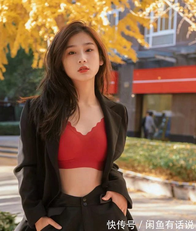 西瓜红 过年衣服别买“大红色”,有品位的女人都会选这3种红,太显白了