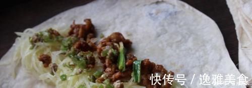 做法|春饼这样做又薄又软特好吃，按照这做法一锅烙两张，不开裂不发硬卷啥都很香