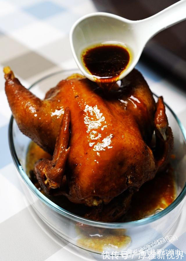 三黄鸡|嘴馋想吃肉了,买只鸡丢进电饭煲,没想到色泽诱人香味扑鼻真好吃