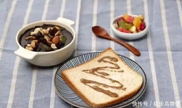 早上長(zhǎng)期喝一碗黑芝麻糊，對(duì)身體有3大好處，早知道早受益