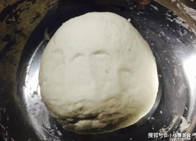 发面技巧,和面时除了加酵母,再加几滴它,不到10分钟就发满盆!