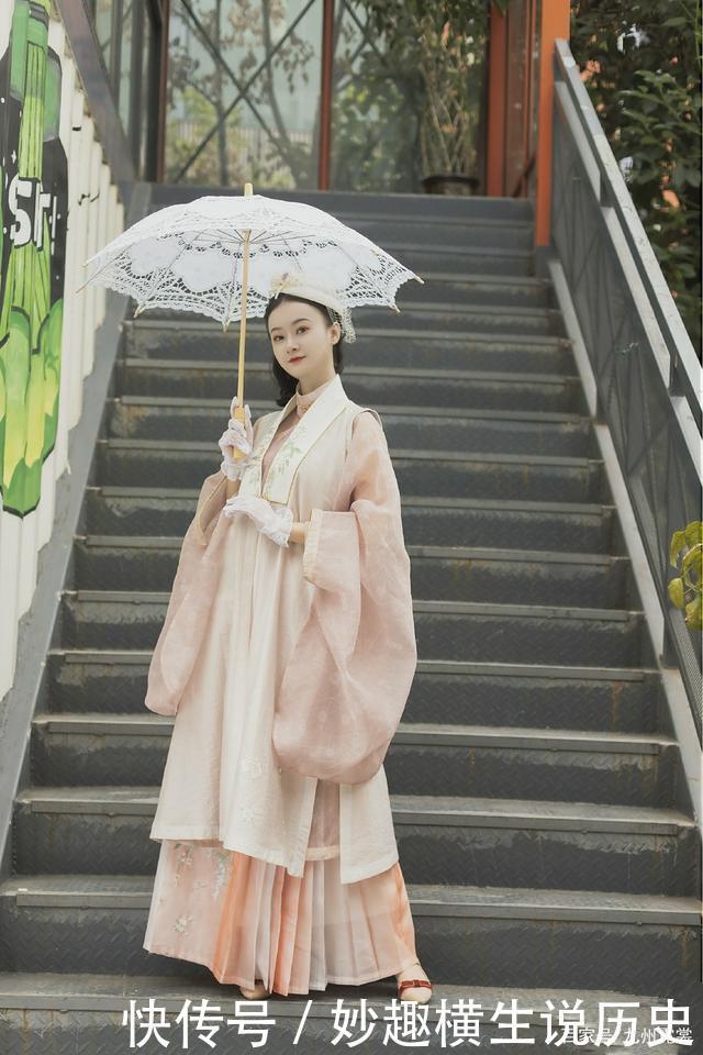 风格甜美的粉色系汉服，专属少女的配色，让你化身温柔少女