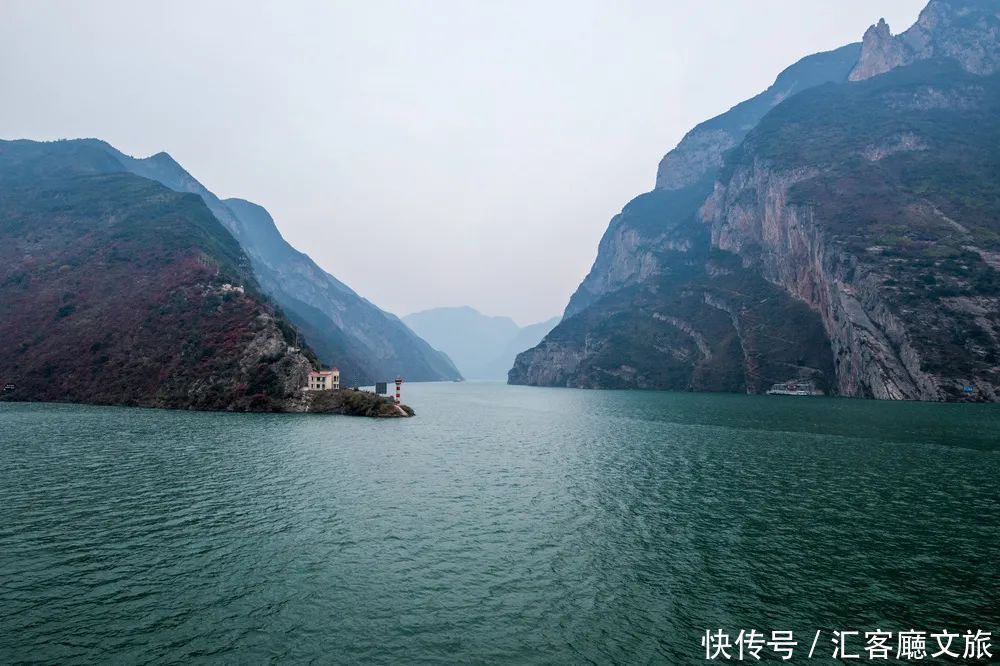 中年|湖北这座安逸小城，山水太绝了！难怪顶流文豪都写诗点赞