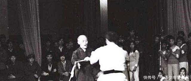 无人|87岁的海灯法师,圆寂后为何少林寺无人追悼?骗了国人的高手?