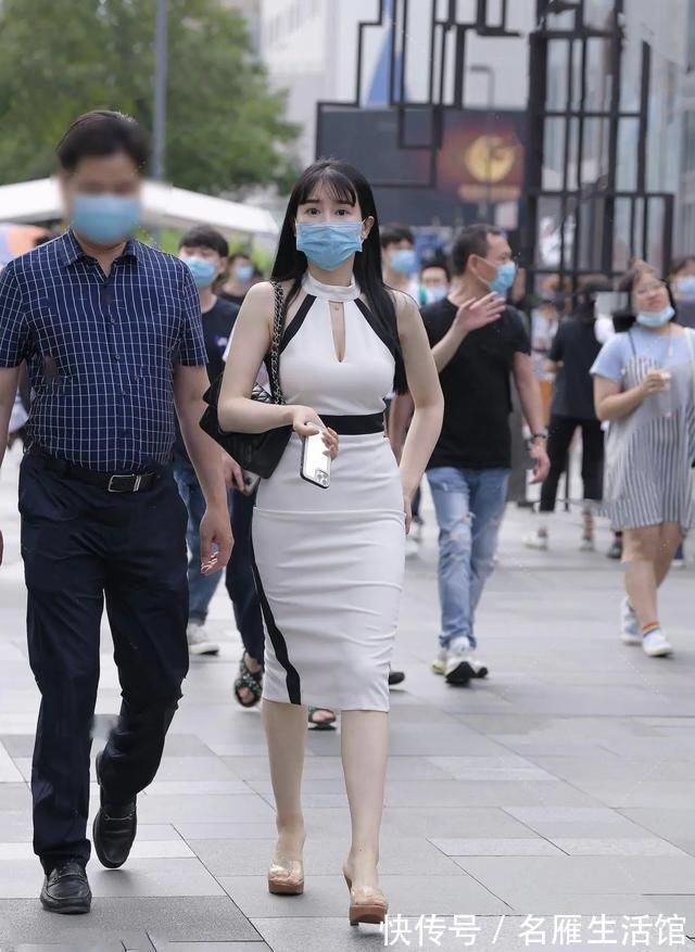 上半身|“宽胯”身形要谨慎,穿搭不可掉以轻心,太多失败场面历历在目!