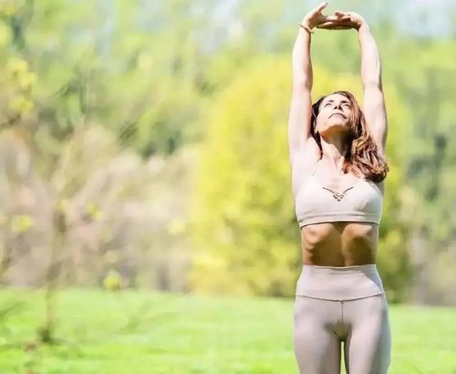 锻炼|便捷高效的瑜伽动作，快节奏生活下也能锻炼，保持身材不能马虎！