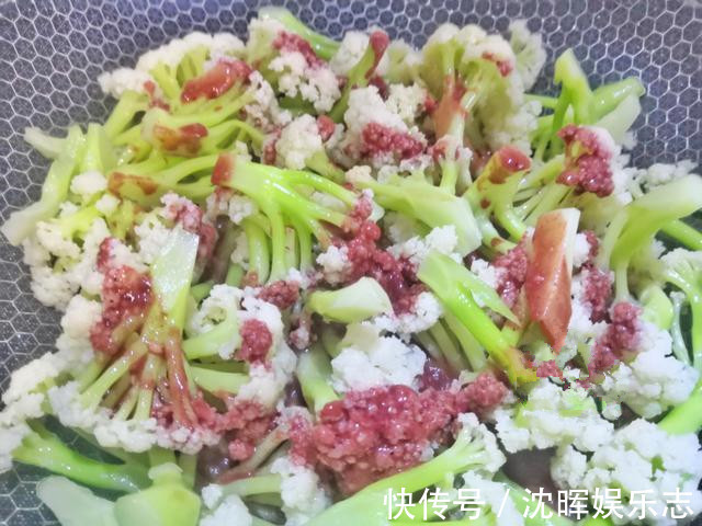 护眼|爸妈都很矮，孩子13岁身高1米7，多吃这道菜，补钙护眼又长个！