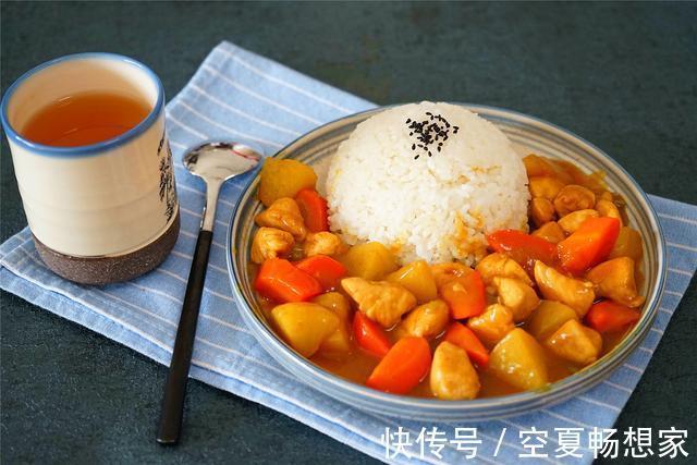 咖喱汤汁|过年囤货，我家一定买这种酱料，不到十元能吃三次，做盖浇饭很香