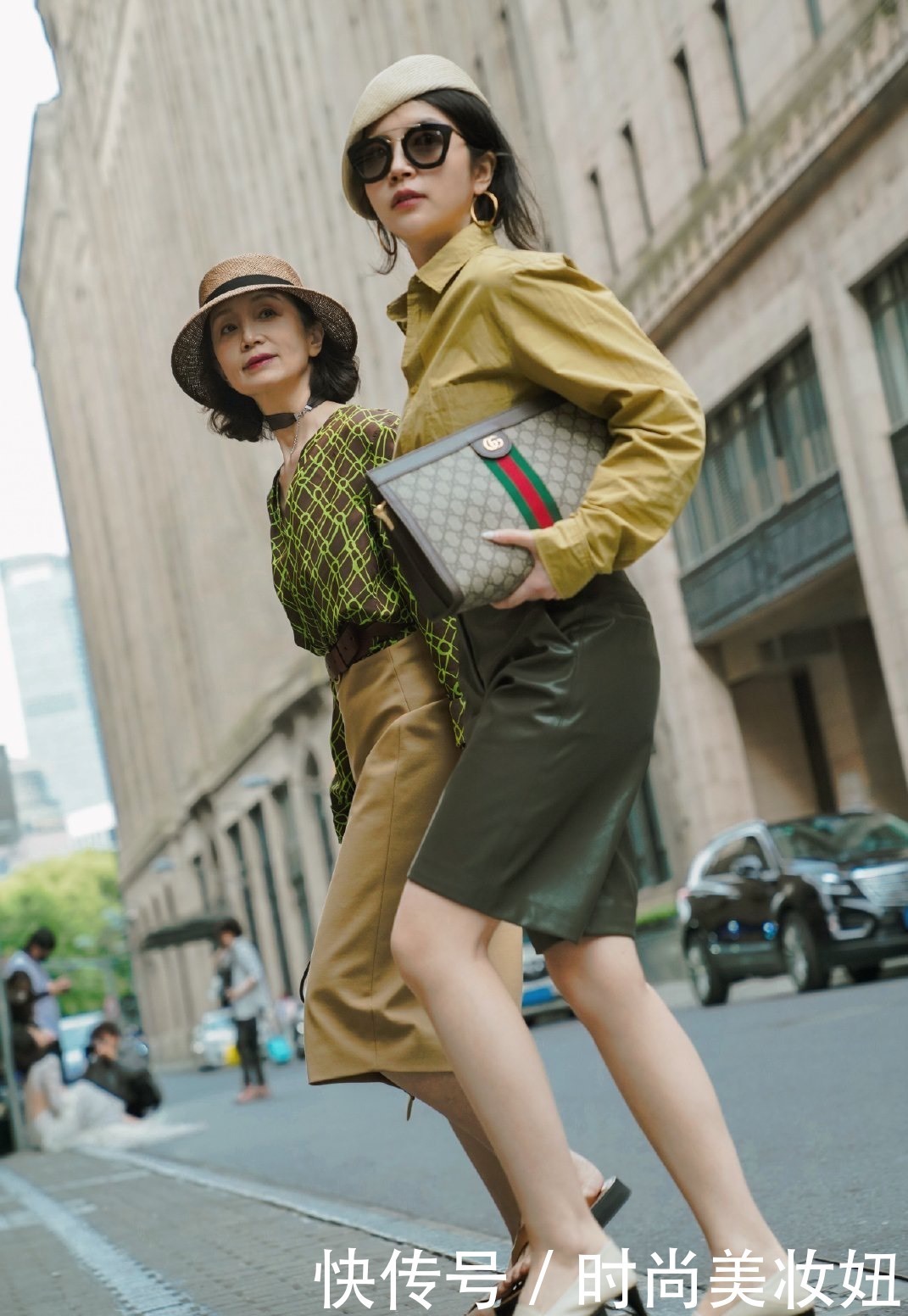 高级感|60岁女人别再穿“奶奶装”,无龄感的搭配更显高级感,照穿超减龄