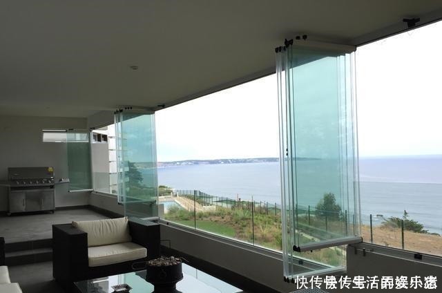 门扇|封阳台不要傻傻用铝合金窗,聪明人都装这种替代,懊悔才发现!