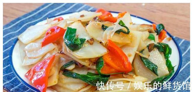 猪蹄|晒晒我家晚餐，天冷不将就，老爸夸奖太下饭，家里宴客也能拿出手