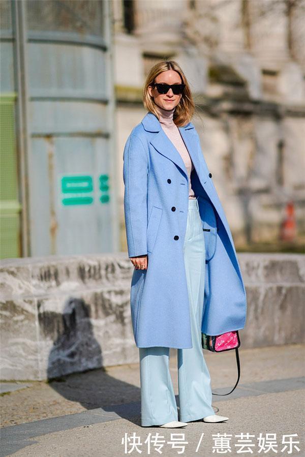 冬天选大衣别只挑黑白灰,试试这件蓝色大衣吧,清新减龄还显气质