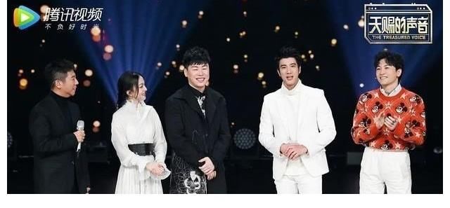 吳彤2022年制作全新音綜，張碧晨受邀，網(wǎng)友認(rèn)為周深更適合