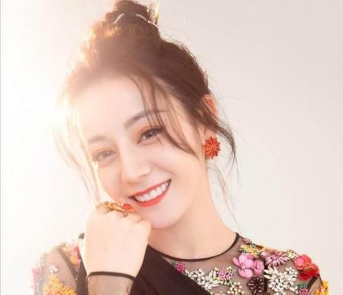 女人的“眼型”一般分为这五种，狐狸眼很少见，丹凤眼最美