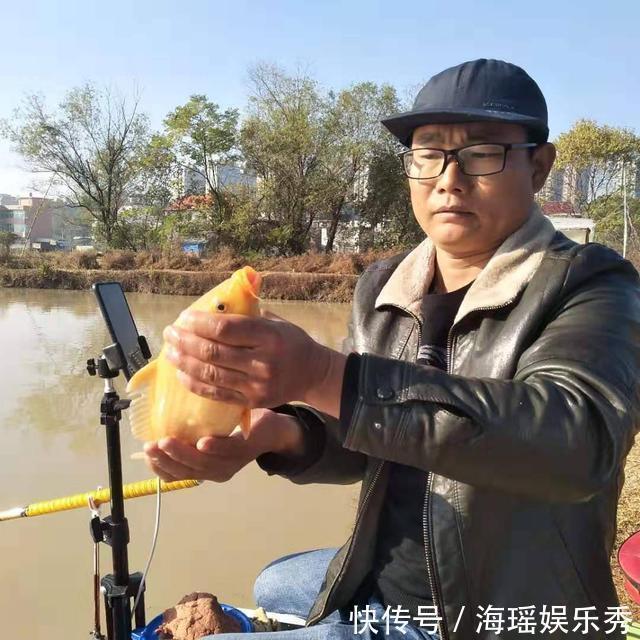 钓鱼|农村怪现象：不喝小酒不打牌，钓鱼的人却越来越多，这是为何？