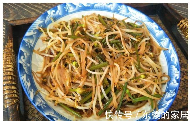 炒绿豆芽|炒绿豆芽时，多加1道蔬菜，味道好营养佳，家人很爱吃