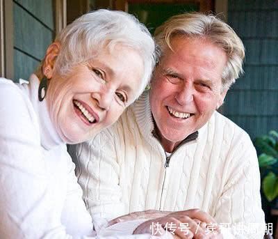 多酚化合物|无论男女开始衰老,多从手开始!手上出现3异象,说明衰老将至