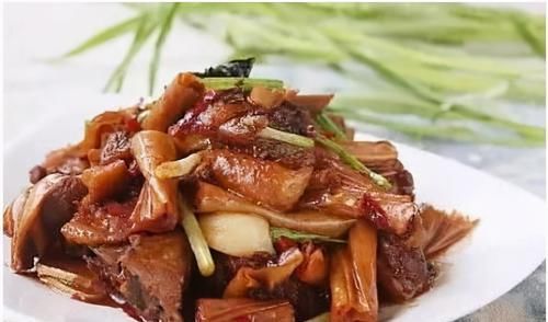 中年人想要身体好，多吃3种美食，排毒养颜，延缓衰老，滋补身体