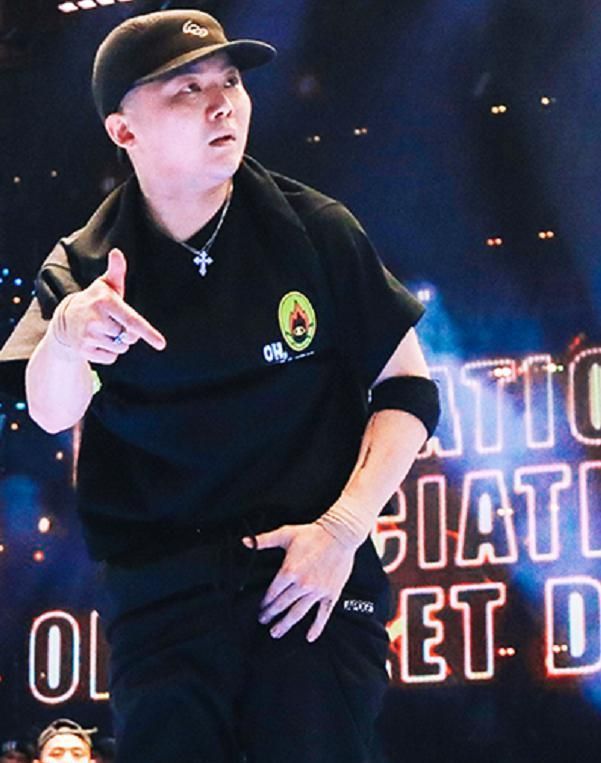 《这!就是街舞》王一博蝉联冠军队长,叶音两年后成为“双冠王”