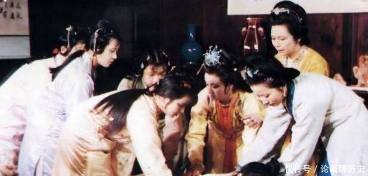 贾宝玉|从博爱到专情,影响贾宝玉的,不是黛玉宝钗,而是个不起眼的丫头