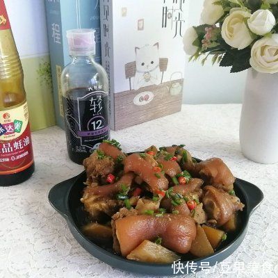 想健康又想美味，吃猪蹄焖萝卜就对啦