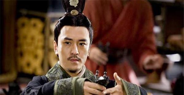 长大|能士的光环作为私生子被扔，后被老虎抚养，长大成为一代名相