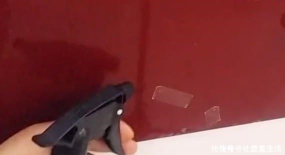 白醋和花露水兑在一起,用途真厉害,解决了很多人的困扰,真实用!