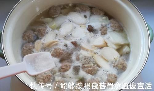 做肉丸不要再放淀粉了,换成它,做出来的肉丸鲜嫩弹牙,还不散