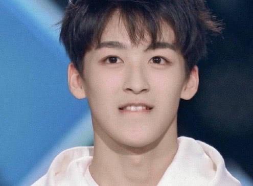 周震南何洛洛高嘉朗不光舞台上光鲜,家境也是好的让人嫉妒