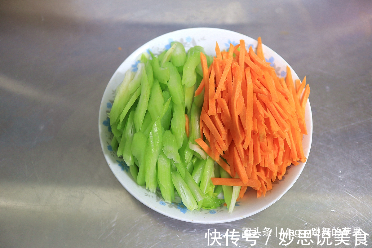 秋老虎来了，肉丝小炒开胃不上火，鲜嫩爽脆老少都吃不厌